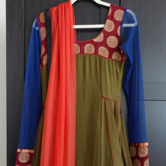 Beautiful anarkali suit - Picture 8 of 10